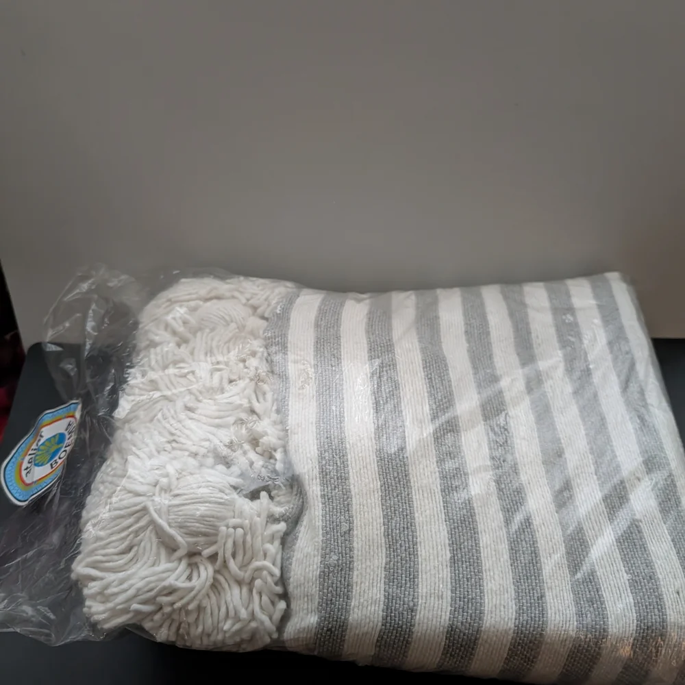 Atelier Bormis Set Diffuser W/Vetiver Essential Oil And Iris Throw Gray/ White
